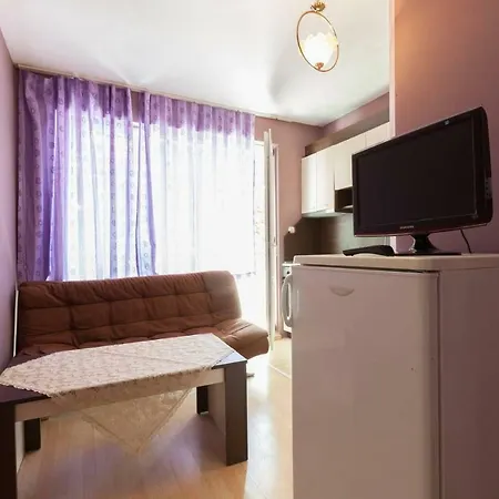 Mila's Place شقة نيسيبار