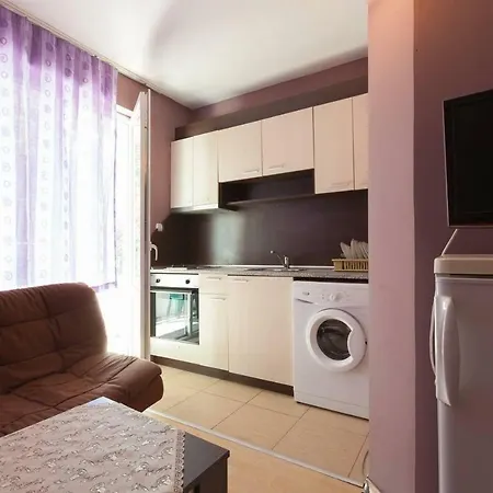 Mila's Place نيسيبار
